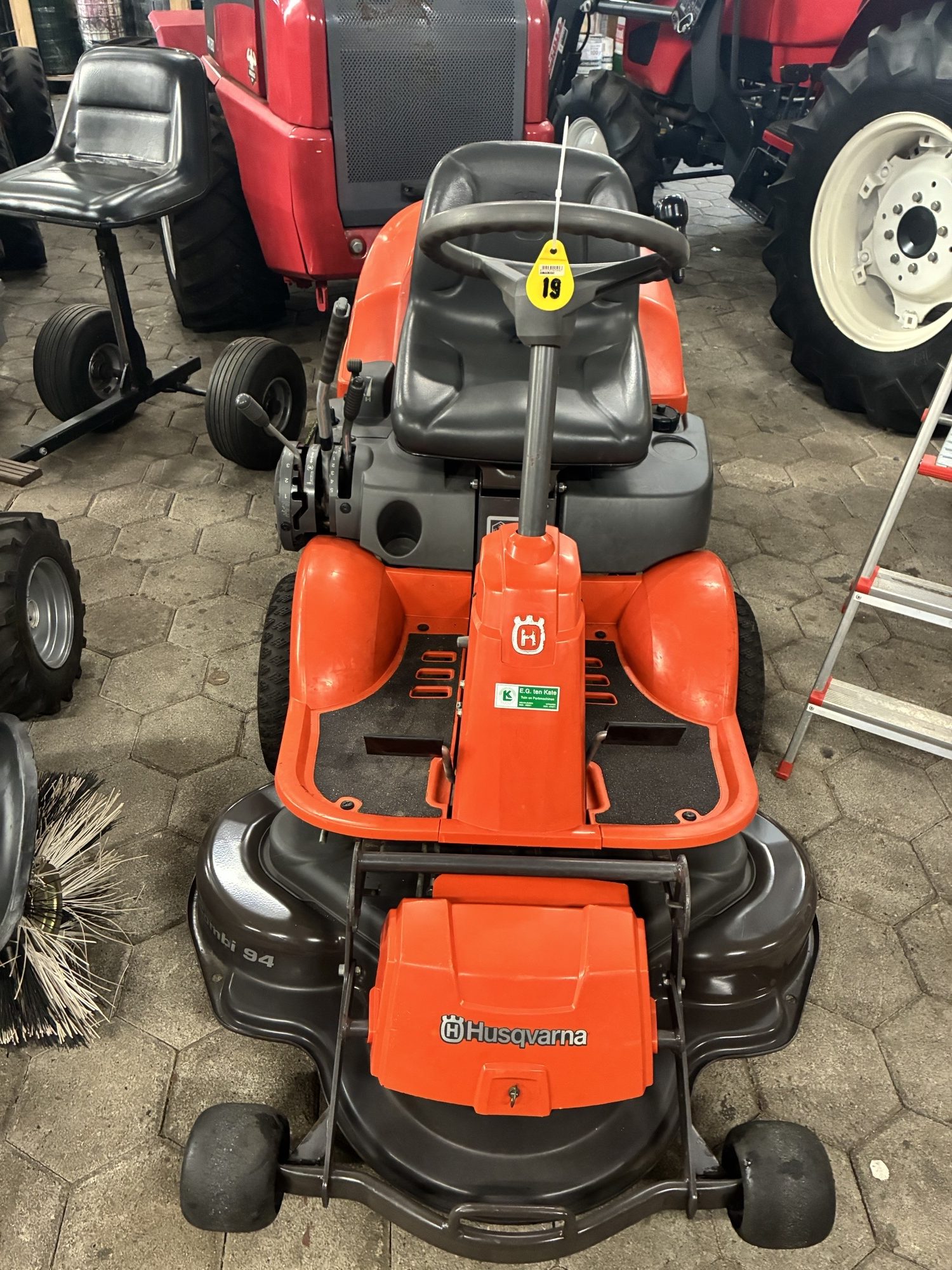 Husqvarna R11 zitmaaier geel nr 19