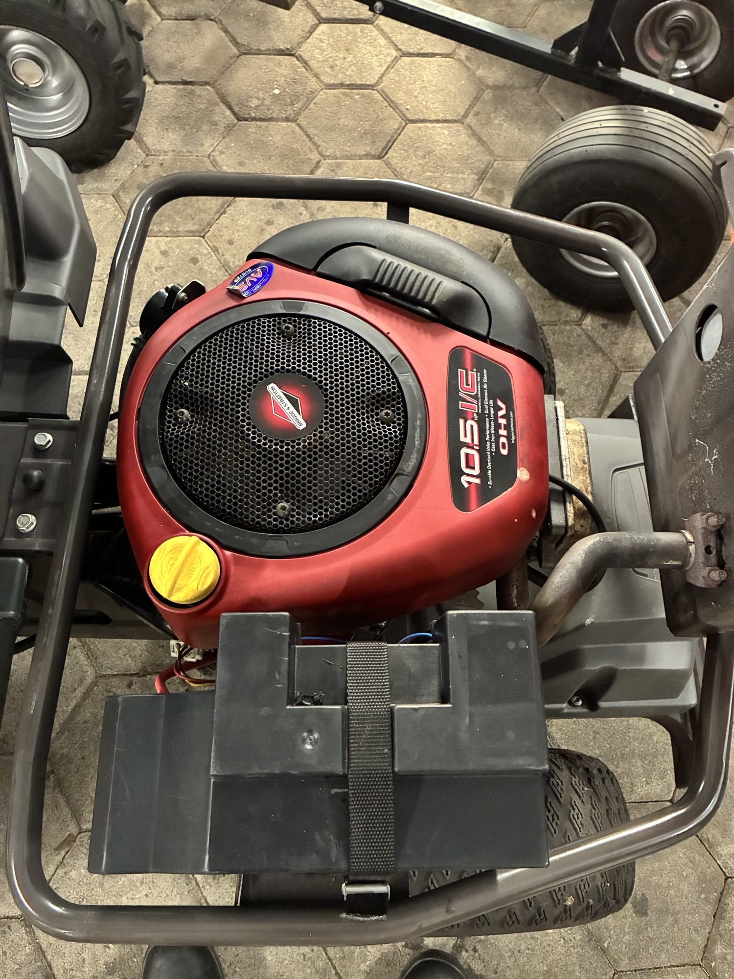 Husqvarna R11 zitmaaier geel nr 19 - Afbeelding 2