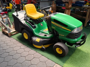 John Deere X130R zitmaaier geelnr 5