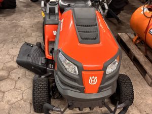 Husqvarna zitmaaier YTH224T NR 11